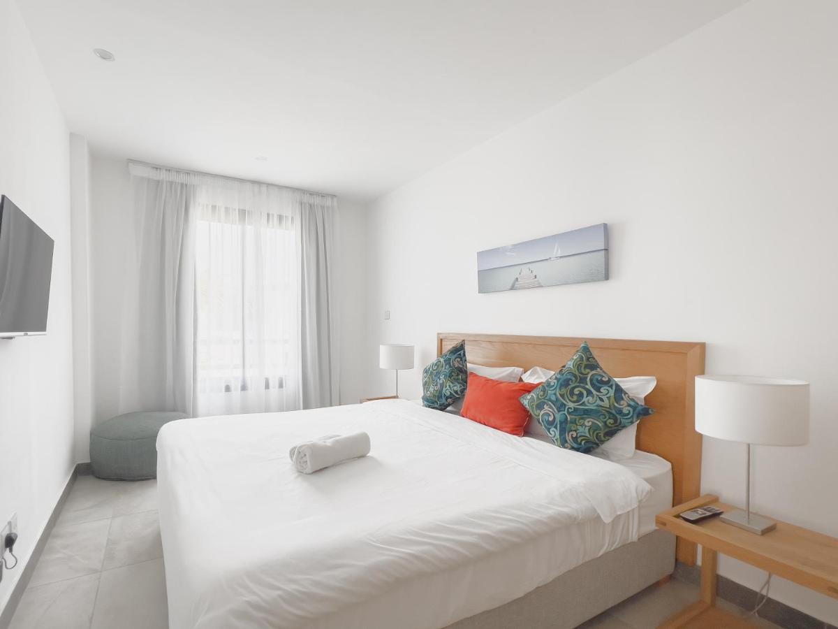 Residence Celestial - Premium 3 Bedrooms Villa With Volcanic Stone Pool 그란데 바이예 외부 사진