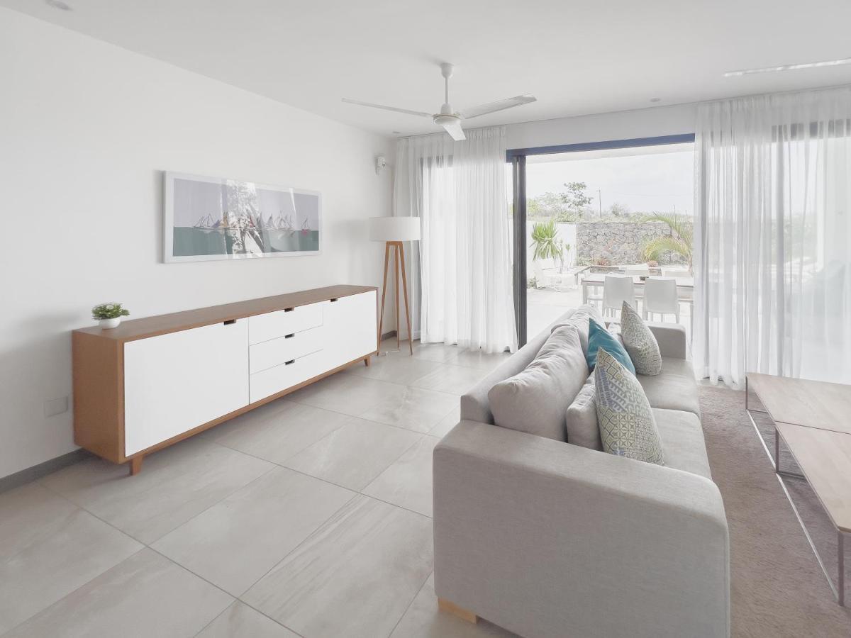 Residence Celestial - Premium 3 Bedrooms Villa With Volcanic Stone Pool 그란데 바이예 외부 사진