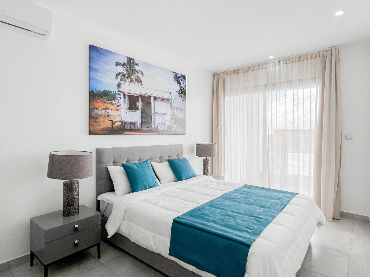 Residence Celestial - Premium 3 Bedrooms Villa With Volcanic Stone Pool 그란데 바이예 외부 사진
