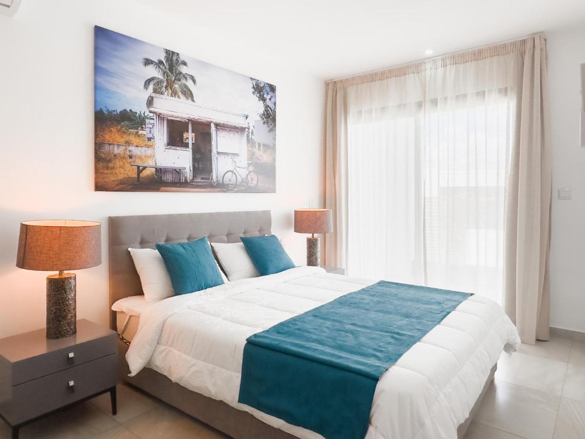 Residence Celestial - Premium 3 Bedrooms Villa With Volcanic Stone Pool 그란데 바이예 외부 사진